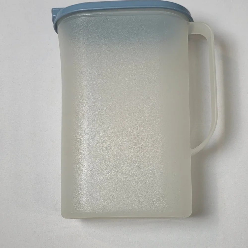 Tupperware Slimline Pitcher 2 Qt‎ Blue Frosted Flip Top Lid 2009B-1 MADE IN USA